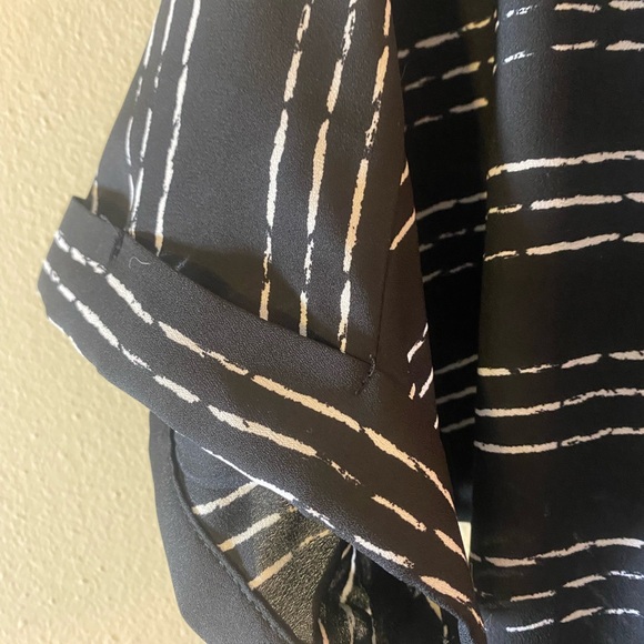 Black and White Stripe V-Neck Semi-Sheer Worthington Tee Shirt Blouse Sz XS - Picture 5 of 7